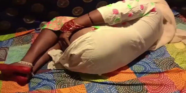 Xxx Bhojpuri Video Village Girl - Real Bhojpuri village aunty fucking Dehati porn - Village Sex Videos