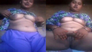 Horny Bhojpuri village Bhabhi nude show selfie video