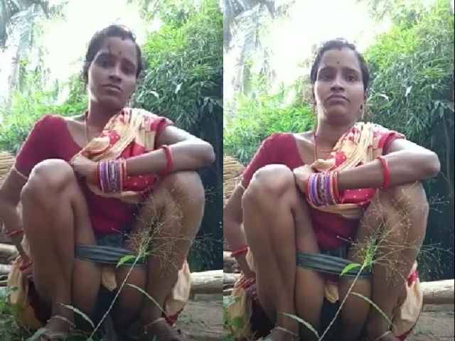Odia village wife making her own pissing video - Village Sex Videos