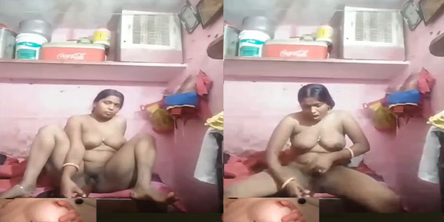 Bhojpuri housewife masturbating pussy on video call - Village Sex Videos