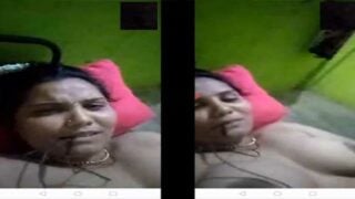 Dehati sexy Bhabhi boobs and pussy show on VC