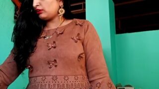 Sexy cute Dehati Bhabhi boobs and ass show