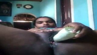 Dehati wife masturbating pussy with veggie on cam