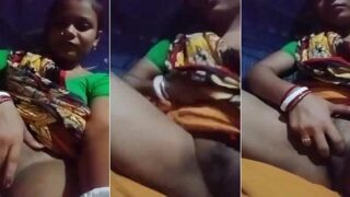 Unsatisfied Dehati wife fingering pussy for lover