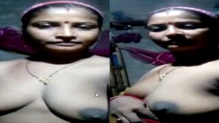 Bengali village housewife boobs show selfie