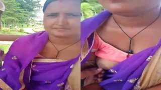 Dehati Bhabhi in park with lover