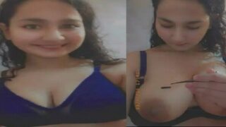 Big boobs village Pakistani girl topless selfie