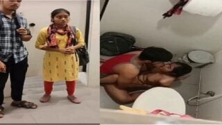 Indian village girlfriend sex in restroom