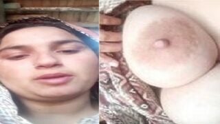Paki village bhabhi with big boobs seduction
