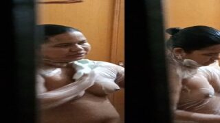 Indian village mom nude bathing in hidden cam