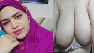 Dehati Muslim bhabhi big boobs on selfie video