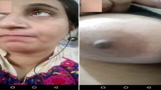 Pakistani mature bhabhi big boobs show on call