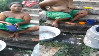 Village bhabhi outdoor bath big boobs show