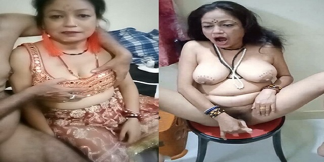 Mature wife dildoing pussy in Assamese sex video