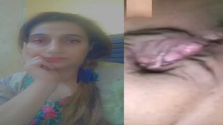 Pakistani sex hungry MILF nude on video call