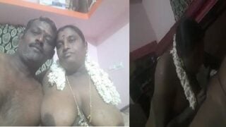 Tamil aunty nude blowjob in Tamil sex video