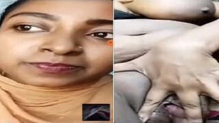 Cute Bengali girl exposing big boobs for lover