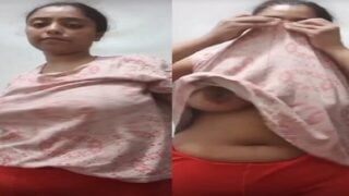 Mature bhabhi boob show for secret lover