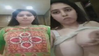 Village bhabhi nude selfie showing huge boobs