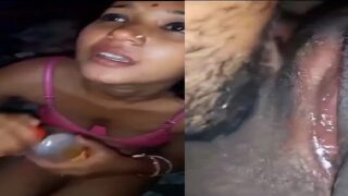 Bhabhi wet pussy show to devar for oral sex