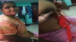 Dusky aunty boob press village Tamil sex video