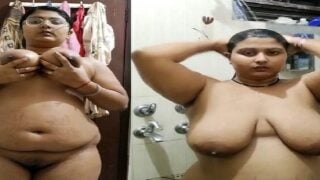 Big boobs milk tanker bhabhi bathing naked show