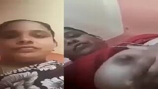 Red hot bhabhi naked show with fingering pussy