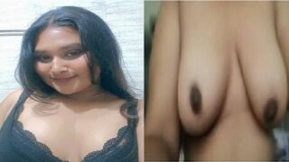 Chubby girlfriend nude selfie exposing boobs